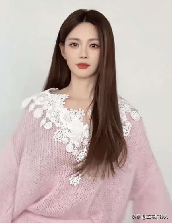 期货配资查询 住2亿别墅、雇4个保姆，“苦等”9年的沈梦辰，被那英一语击中